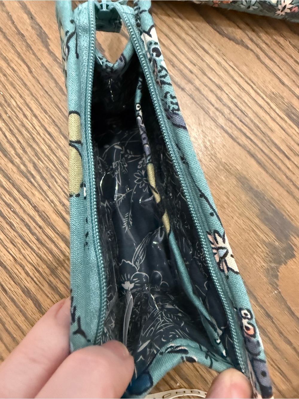 Vera Bradley Teal Floral Quilted laptop case and small cosmetic bag - Picture 8 of 10